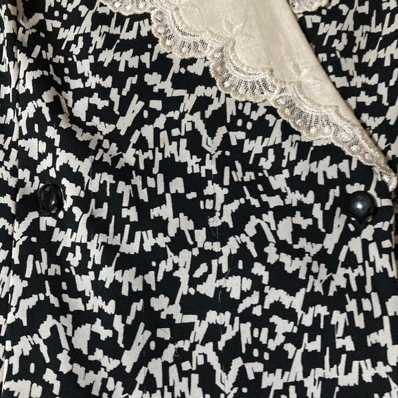 EUC Liz Robert’s Vintage Butterfly Dress with Eyelet Collar - Picture 2 of 9